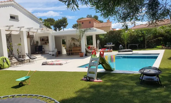 Construction d'une piscine 8x4 et pool house à Saint-Raphaël : photos avant-après, Golfe de Saint-Tropez, BMC