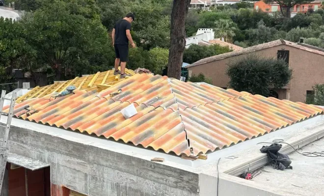 Toiture 5 pans : expertise en maçonnerie au Golfe de Saint-Tropez, Golfe de Saint-Tropez, BMC