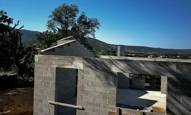 Extension d'une villa au Plan de la Tour : travaux de gros œuvre, Golfe de Saint-Tropez, BMC
