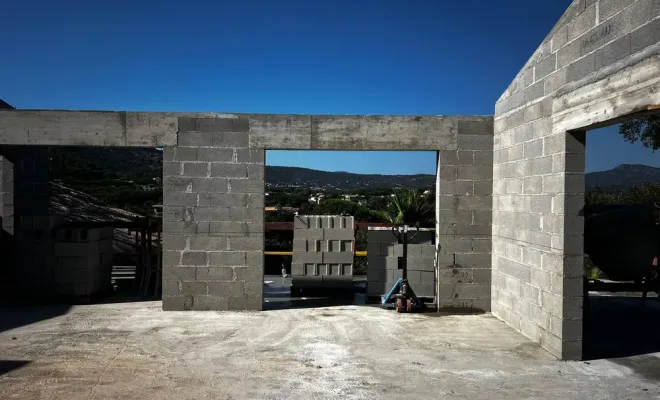 Extension d'une villa au Plan de la Tour : travaux de gros œuvre, Golfe de Saint-Tropez, BMC